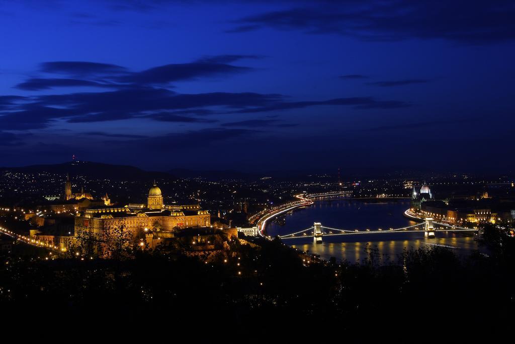 Asboth Taylor Apartment Budapest Chambre photo